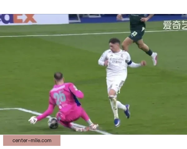 巴尔韦德欧冠主场凌空绝平曼城震撼全场